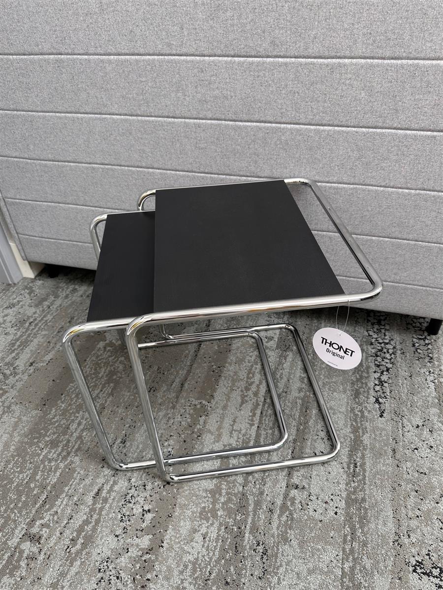 Thonet Set B 97 Beistell- und Satztisch Ausstellungsstück