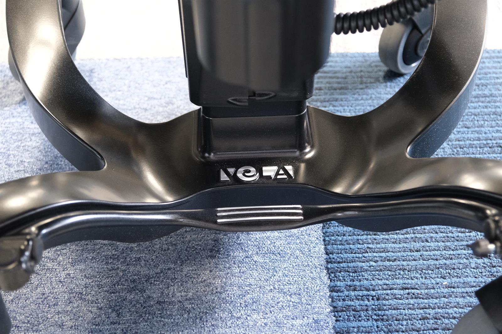 Vela 700E Therapiestuhl Trippelstuhl Sofort Lieferbar in Comfort Schwarz